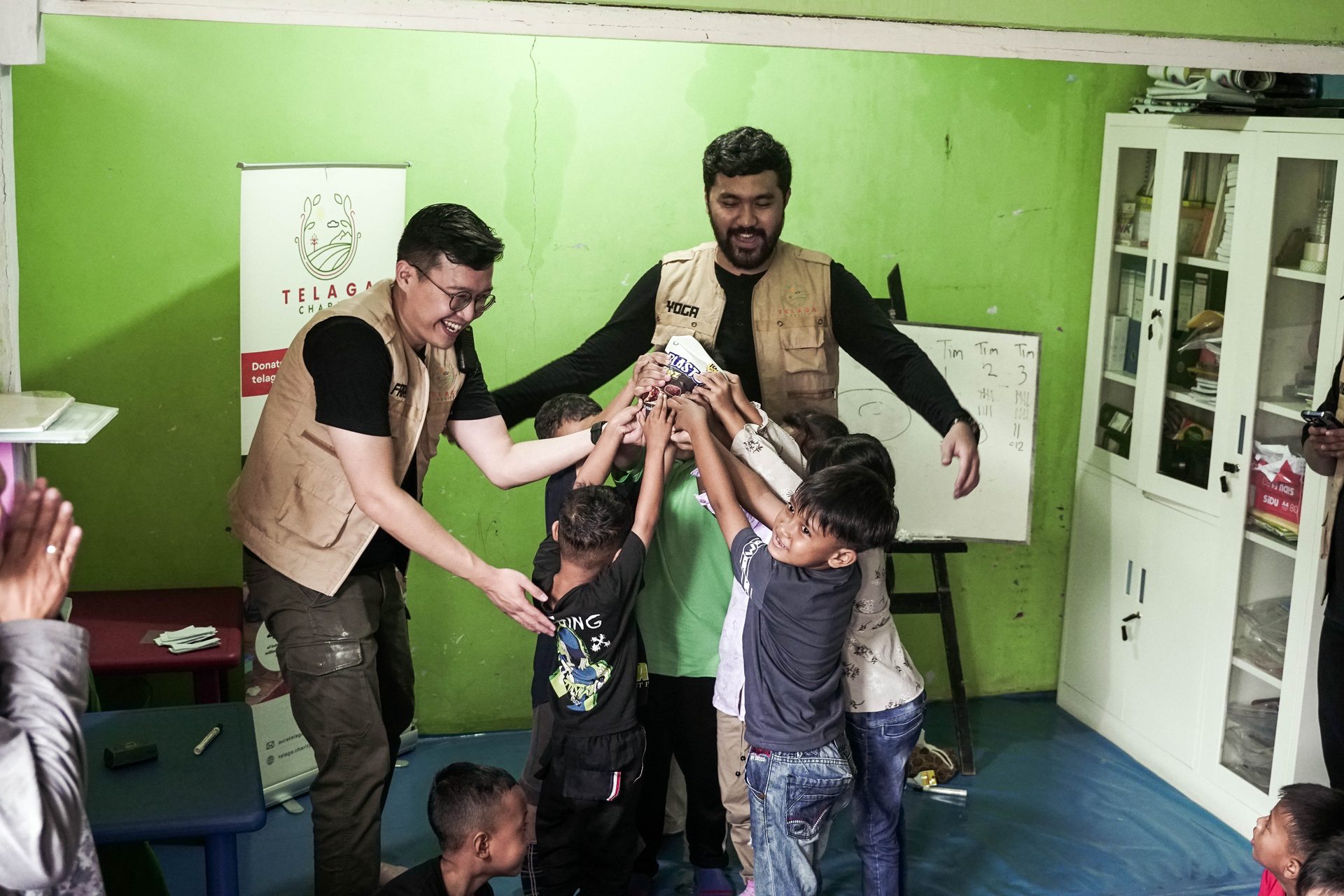 Food distribution to Indonesian families